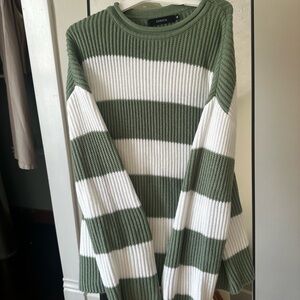 Cozy Green and White Ribbed Crew Neck Sweater